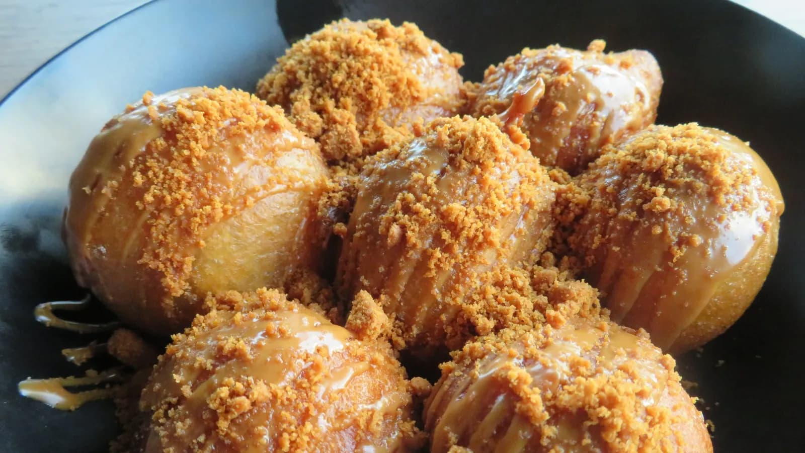 Lotus Biscoff Puff Puff | 5 pcs